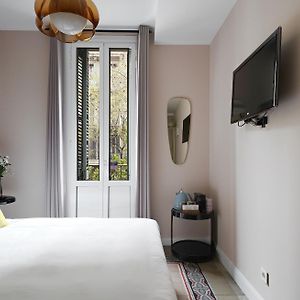 Camera piccola con letto king size